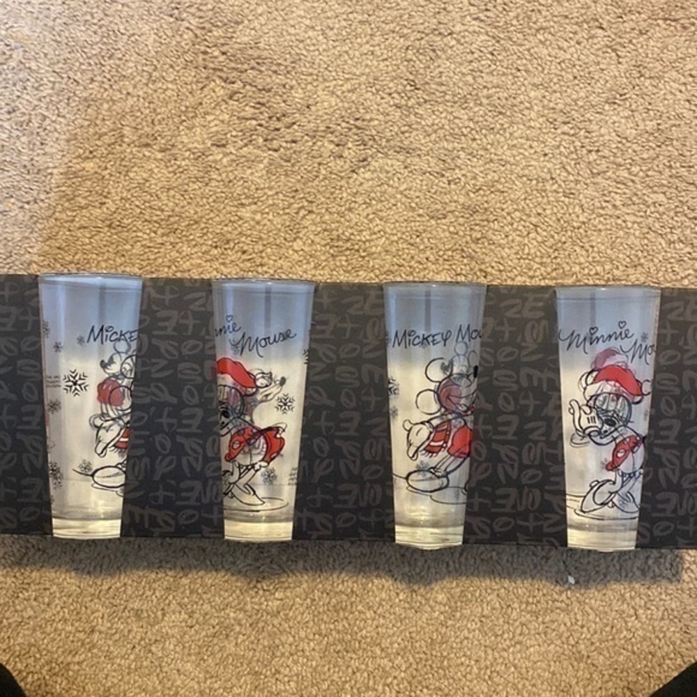 Disney set of FOUR Holiday Mickey & Minnie glasses 16 oz new